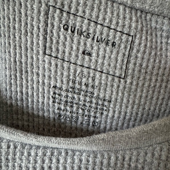 Quiksilver Gray Long Sleeve Waffle Knit Top with Logo Men’s Size Large - Picture 4 of 4